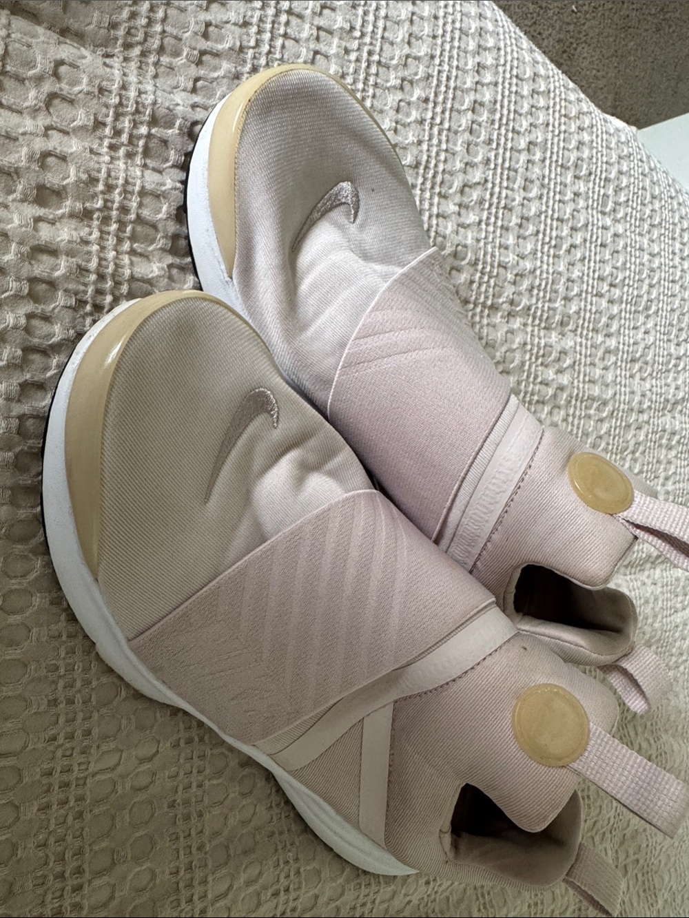 Nike Women’s Slip-On Sneakers in Pale Pink and Cream - Picture 2 of 4